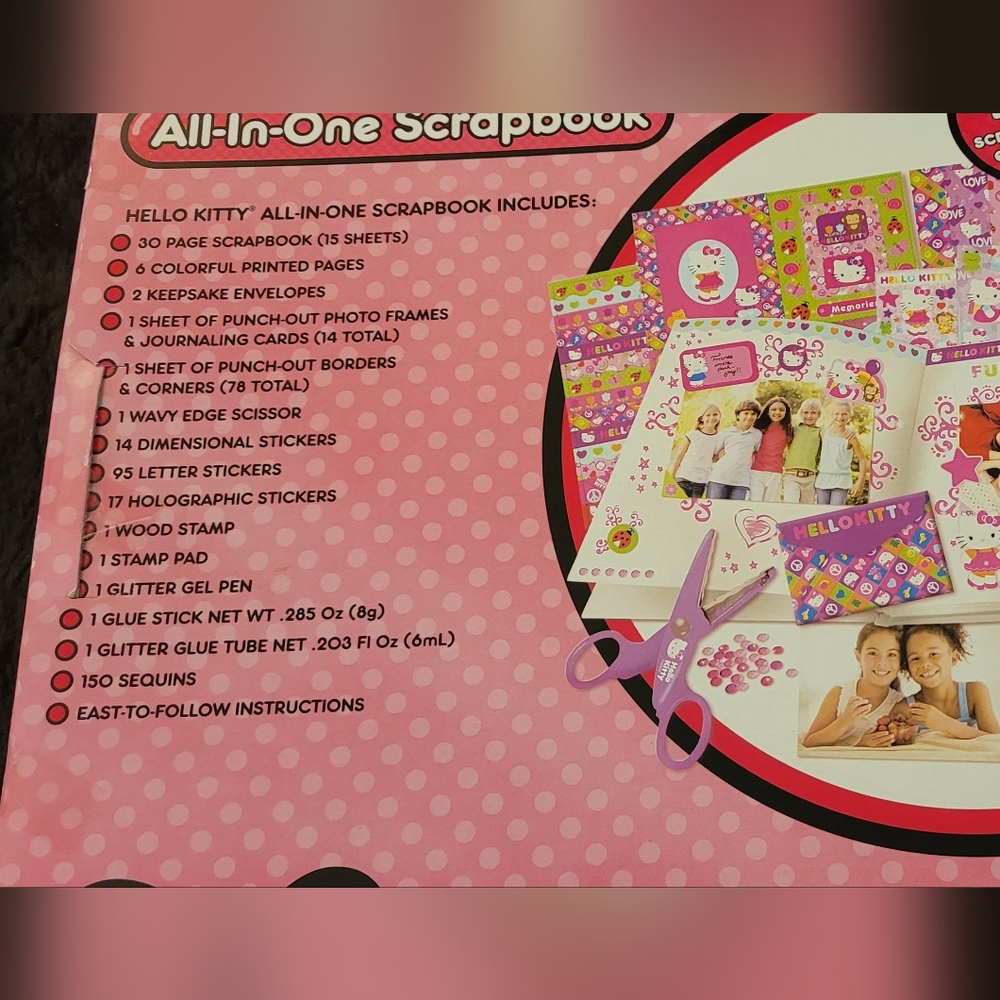 Hello Kitty All-In-One Scrapbook - Picture 4 of 8